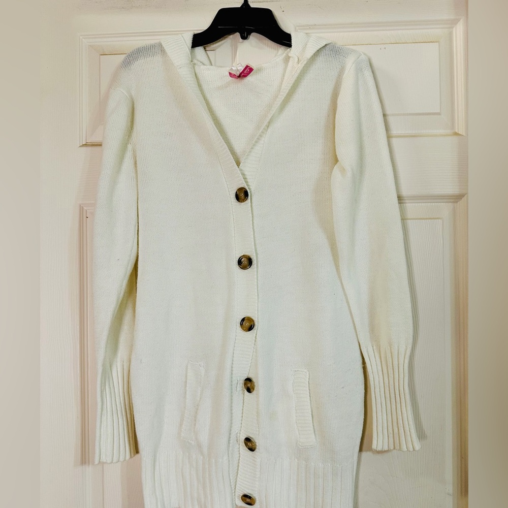 EUC Derek Heart Women's Cream Button-Up Fall/Winter Cardigan Size M‎